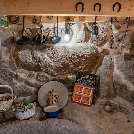 Old House 4* Monsanto