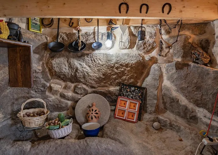 Old House 4* Monsanto